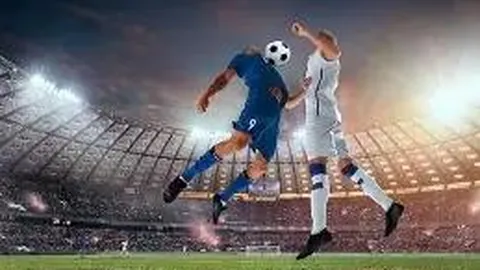 《童年足球导师揭秘：康纳-布拉德利，继承巴萨传奇中场风采》