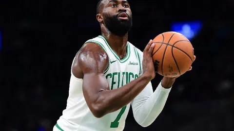 NBA荣耀日：勇士客场征途，全胜战绩背后疑云密布，盐湖城之战能否再续辉煌？